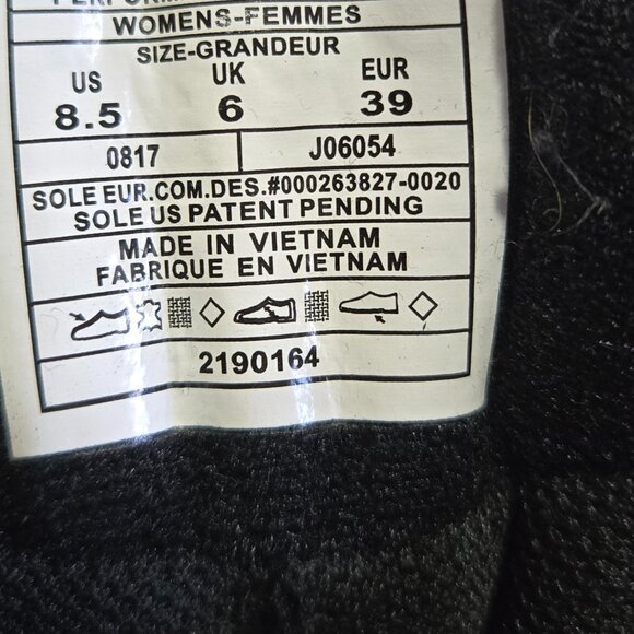 Women's Merrell Hiking Boots - Picture 7 of 12